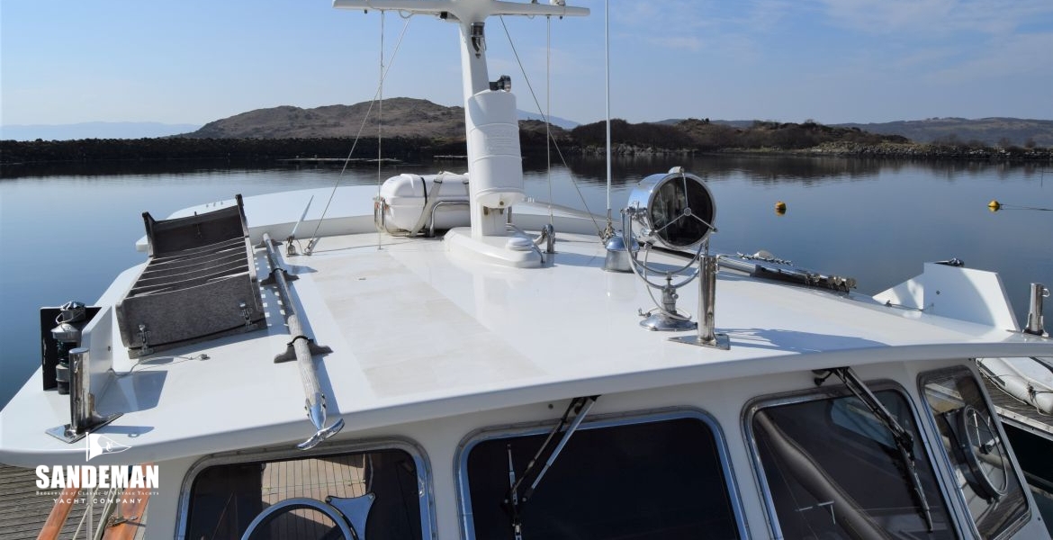 Deckhouse roof view aft