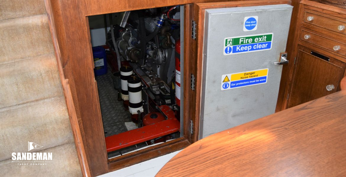 Engine room access from lower saloon