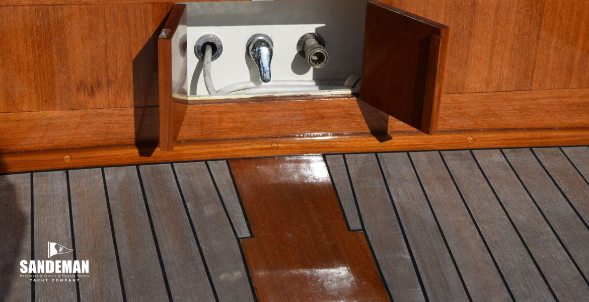 Aft deck seating - deck shower