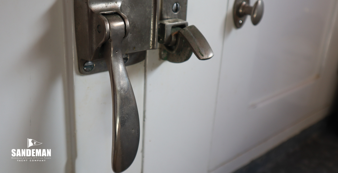 Forward galley details