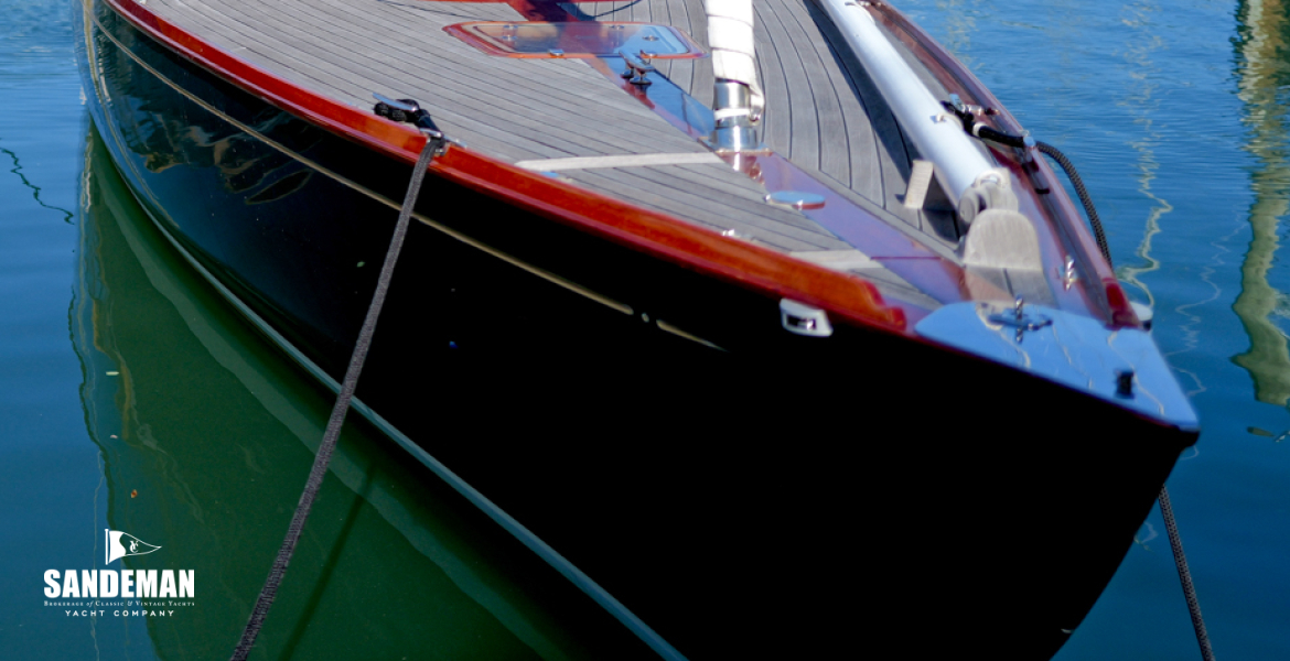 Deck overview from starboard bow