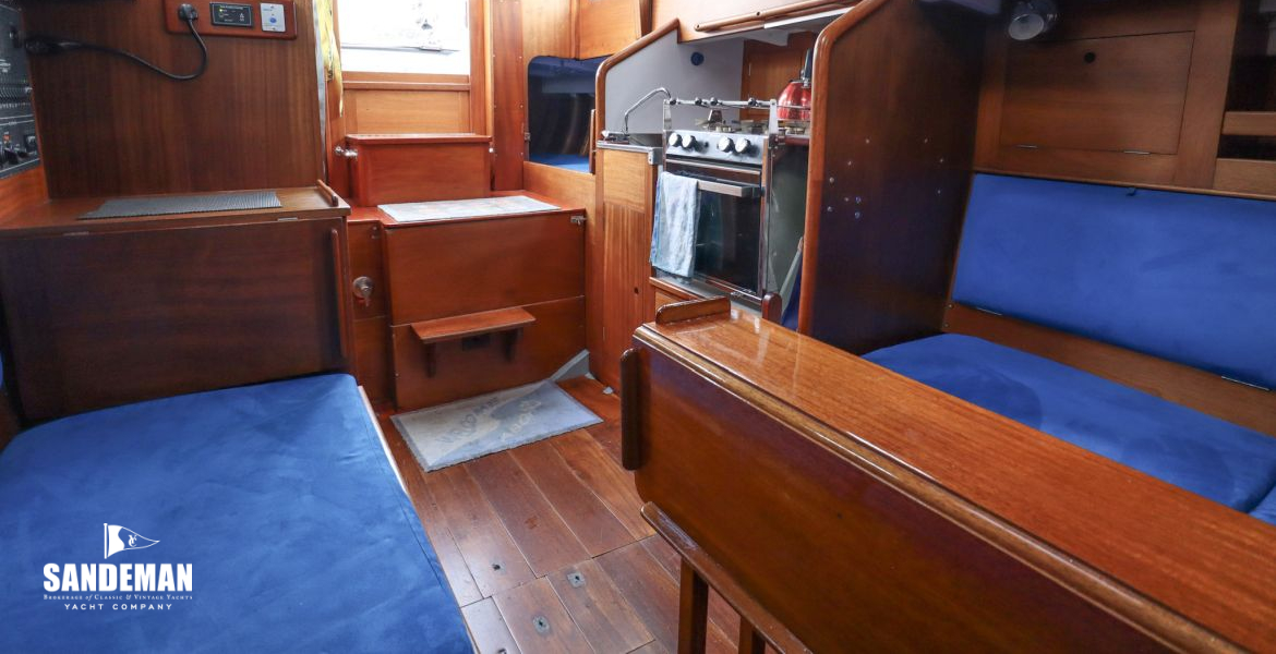 Saloon view aft
