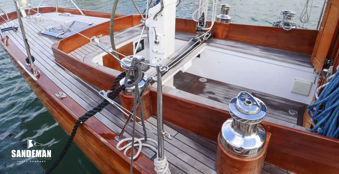 Cockpit & aft deck