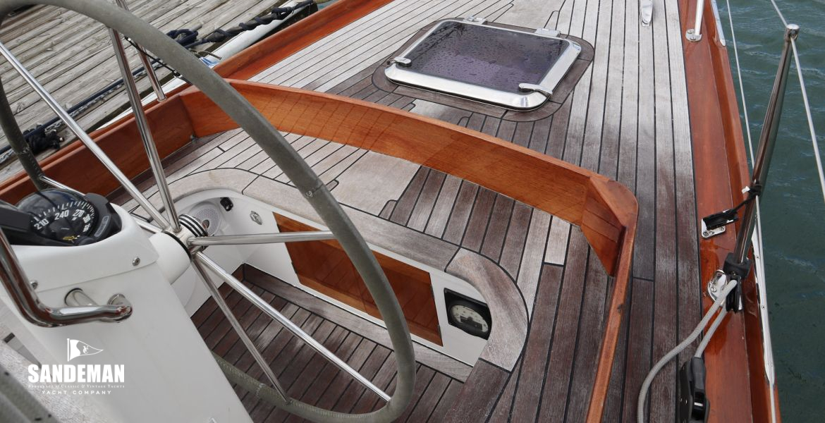 Aft cockpit & aft deck