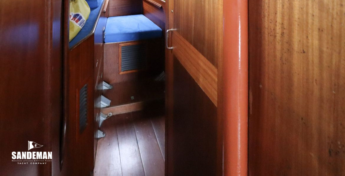 Passage forward