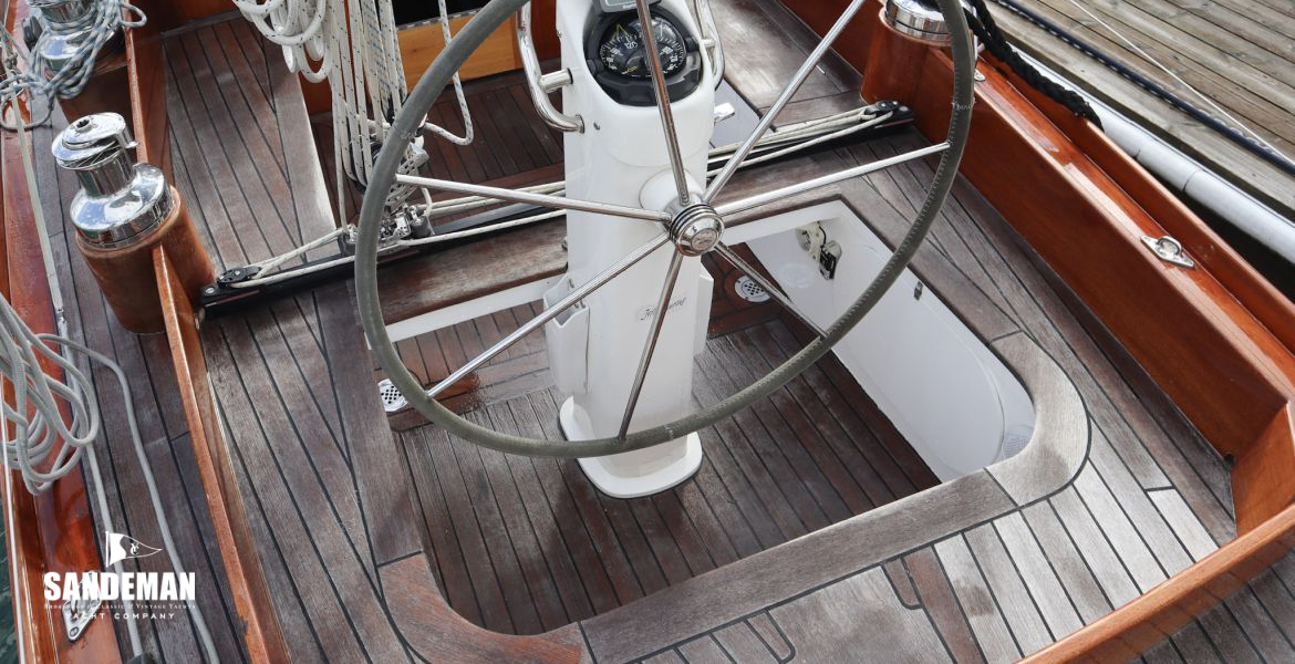 Cockpit view forward