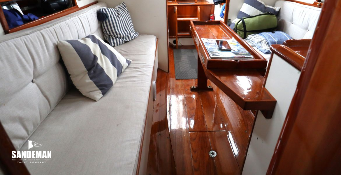 Saloon view aft