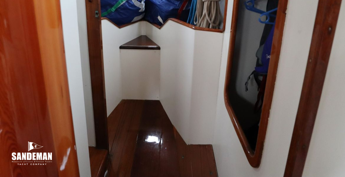 Passage forward