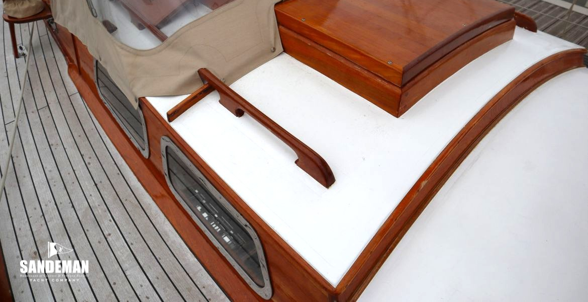 Raised coachroof view aft
