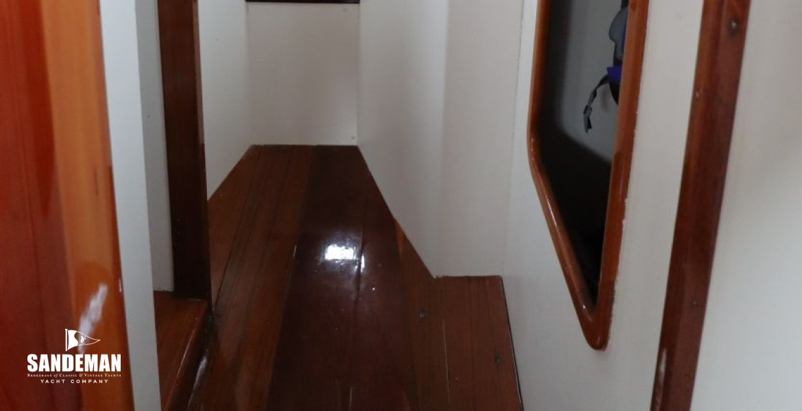 Passage forward
