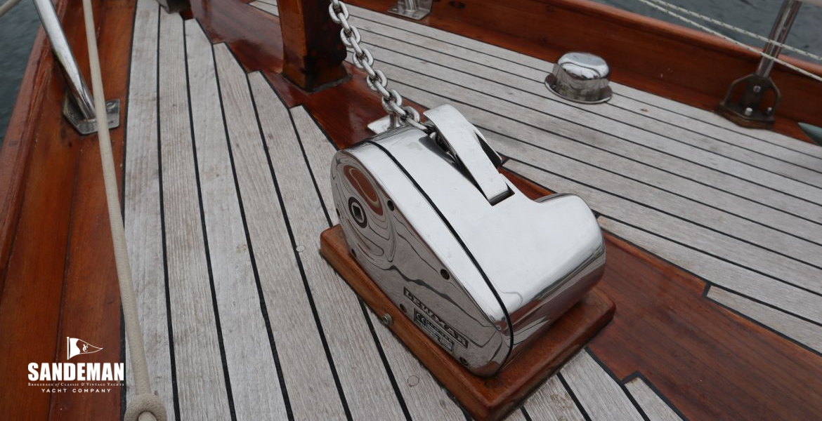 Foredeck details