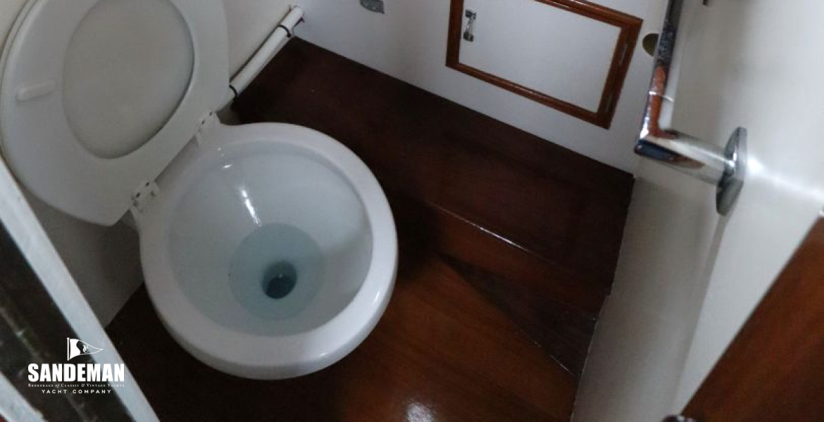 WC Compartment to port