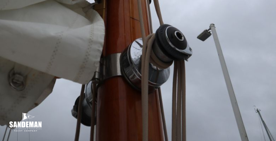 2016 Collars mast from aft