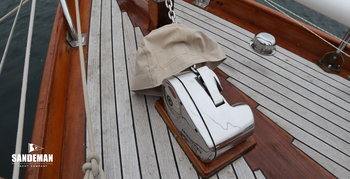Foredeck details