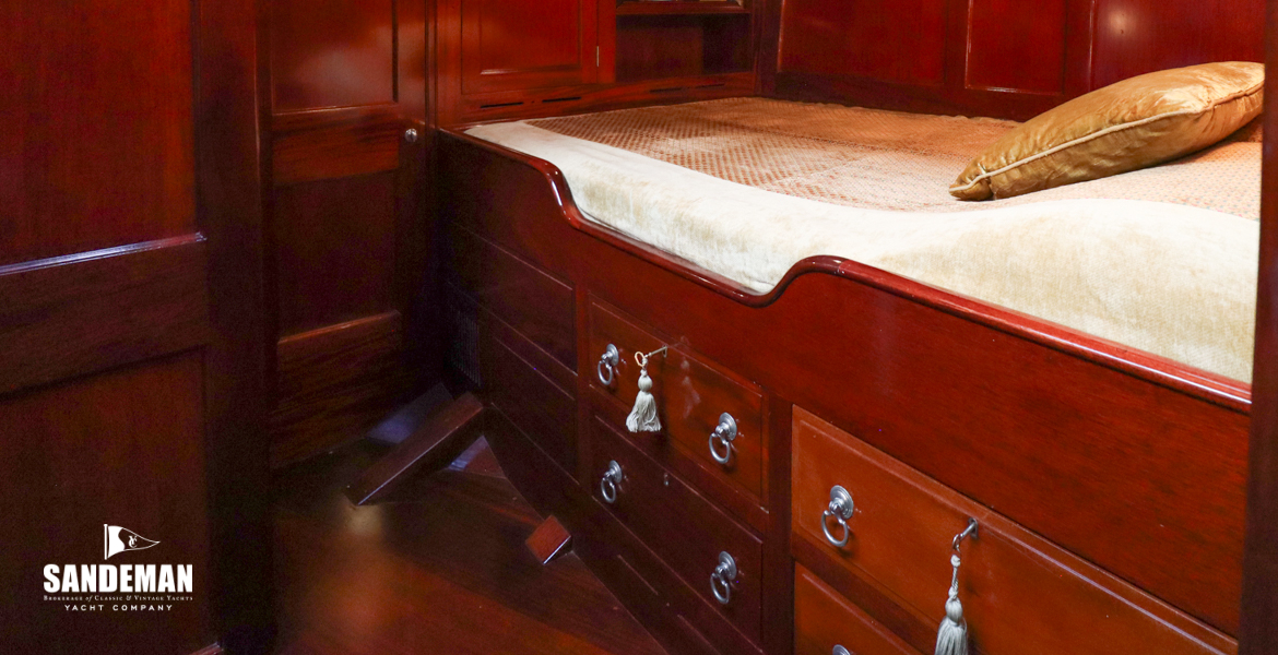 Owner cabin view aft to port