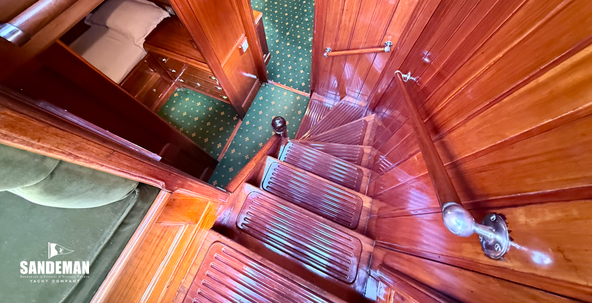 Companionway stair; captain's cabin to port; saloon forward