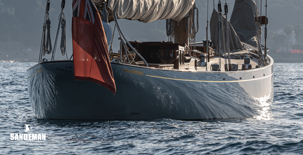 Starboard quarter at anchor [Photo: James Robinson Taylor]