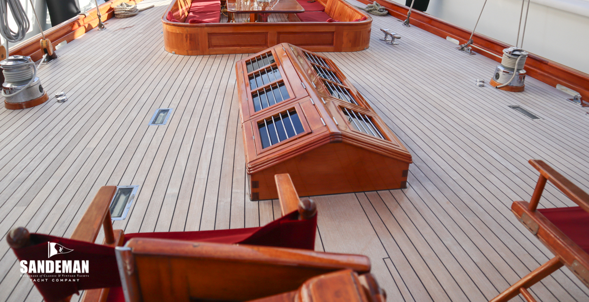 View aft from doghouse companionway