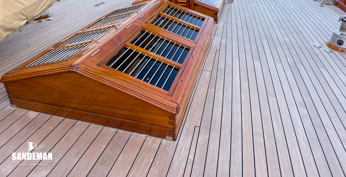 Mid deck details