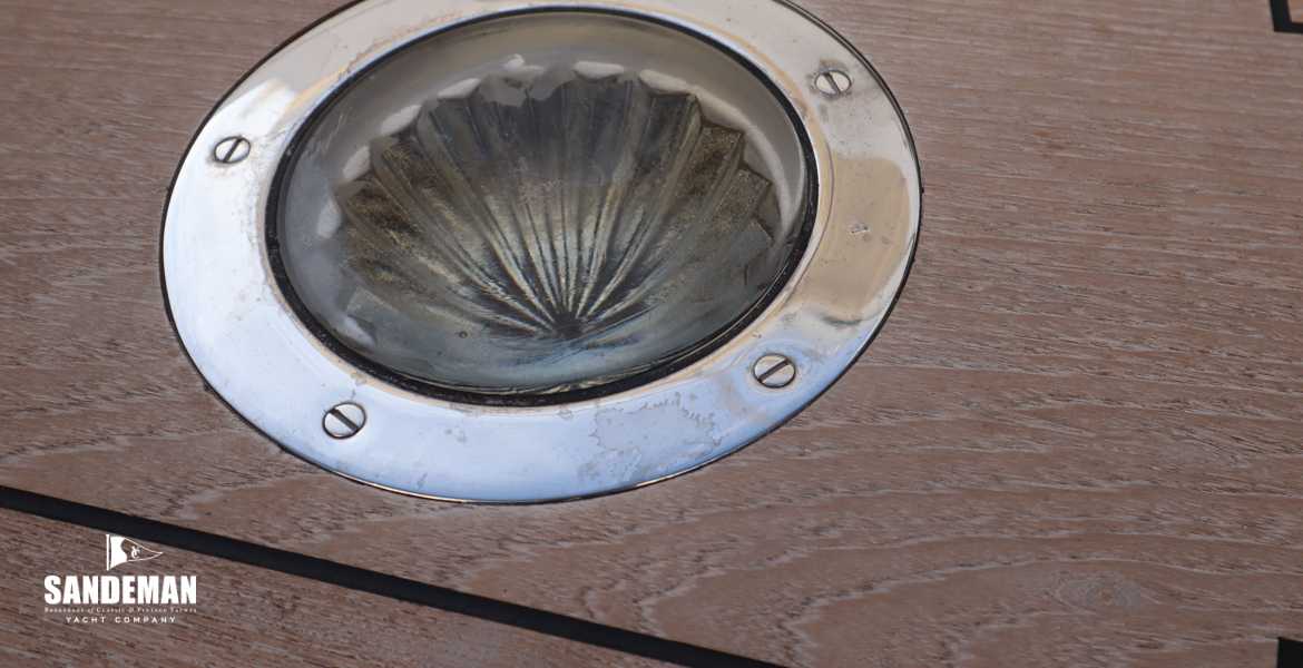 'Lemon squeezer' deck prism