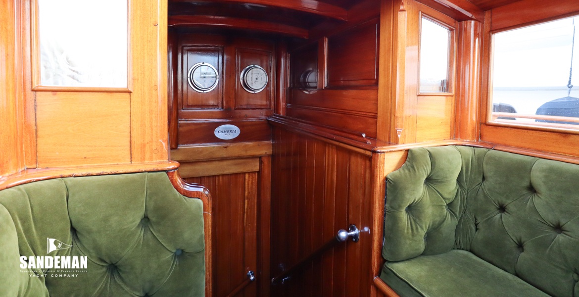 Doghouse forward to companionway stair