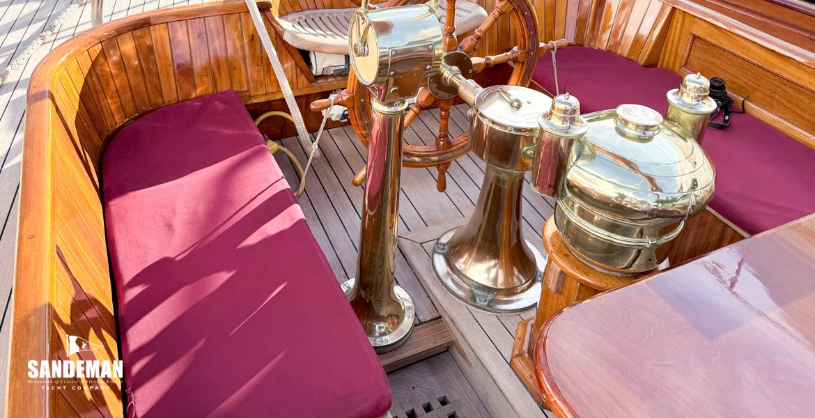 Helm view aft