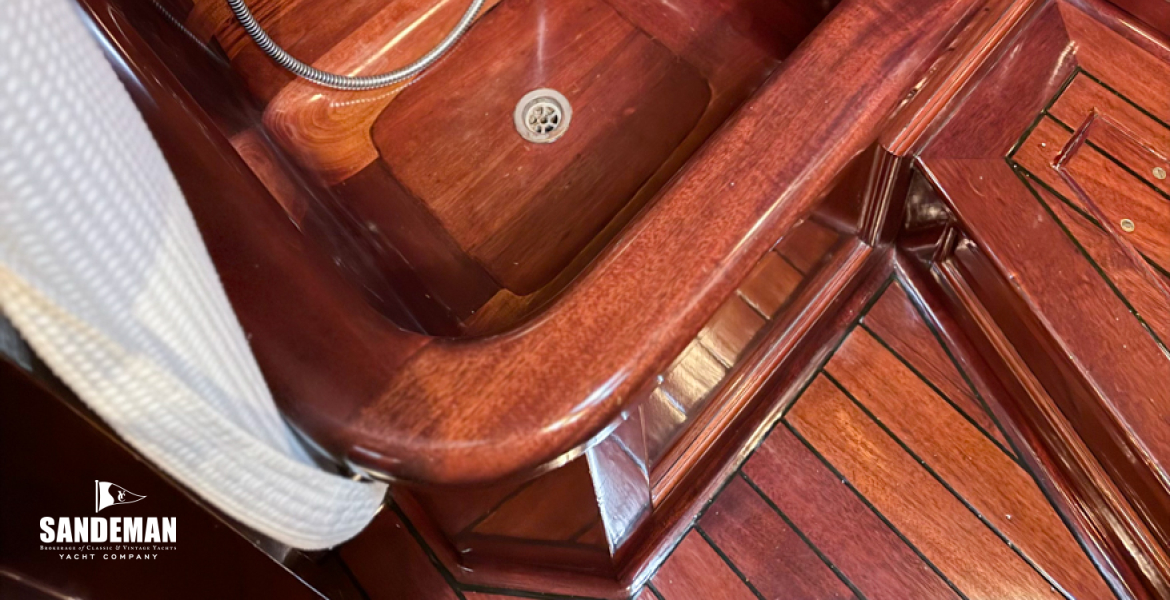 Guests WC/ Shower compartment - hip bath