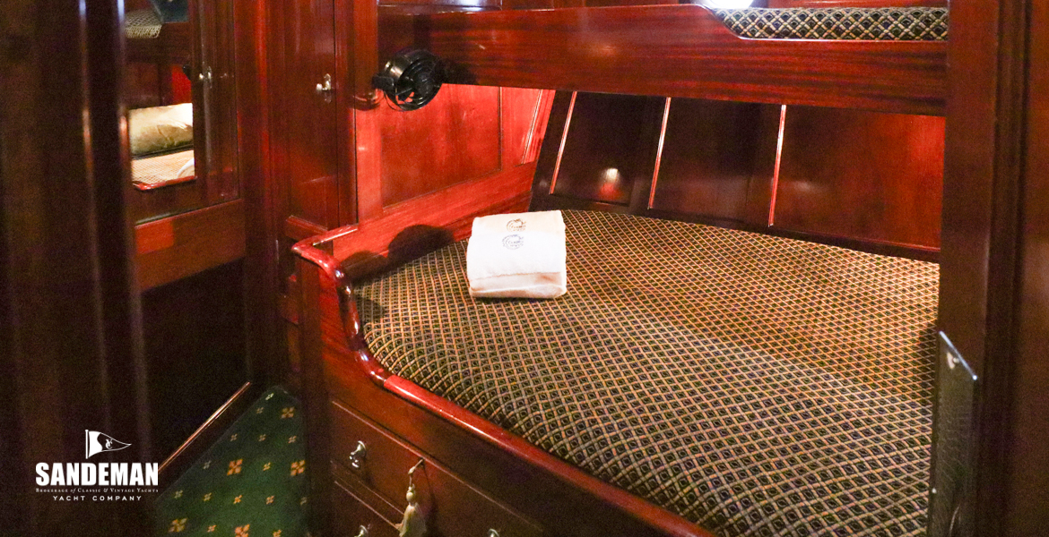 Guest twin bunk cabin to port, view aft