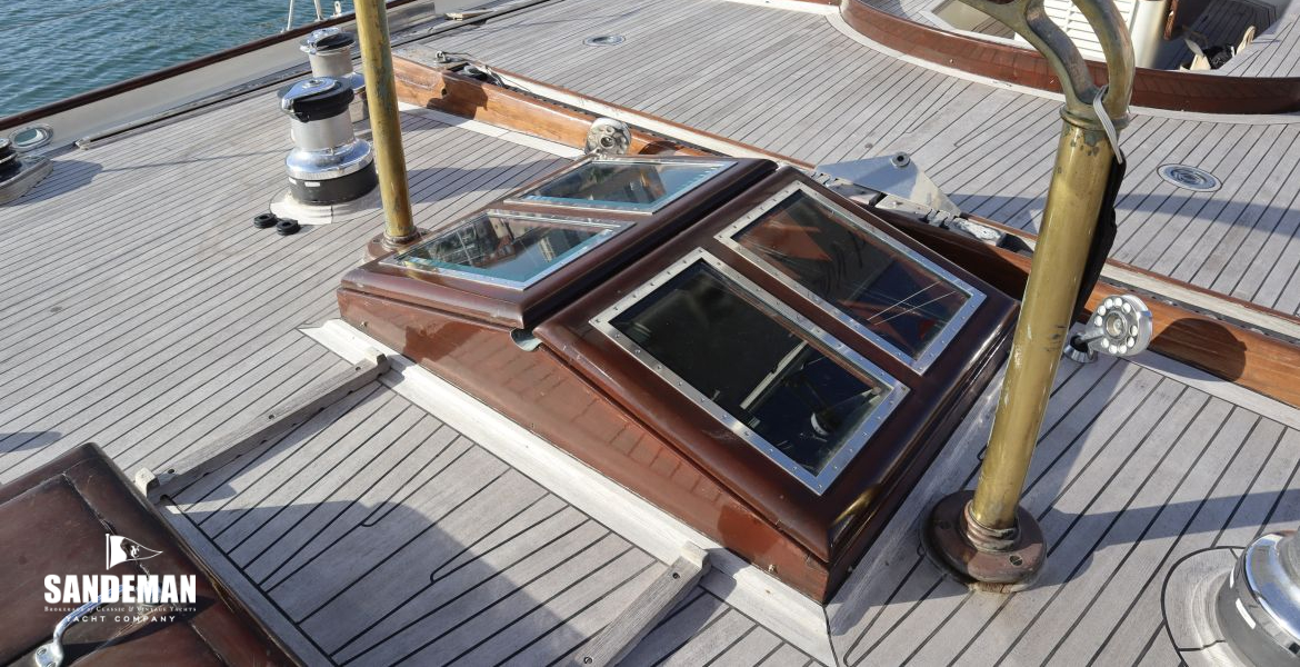 Boom gallows and owner cabin skylight