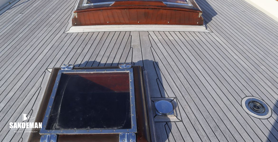 Foredeck details