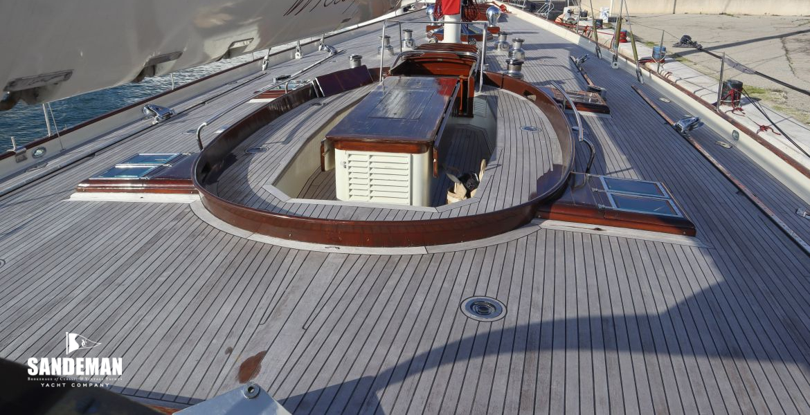 Mid deck view forward