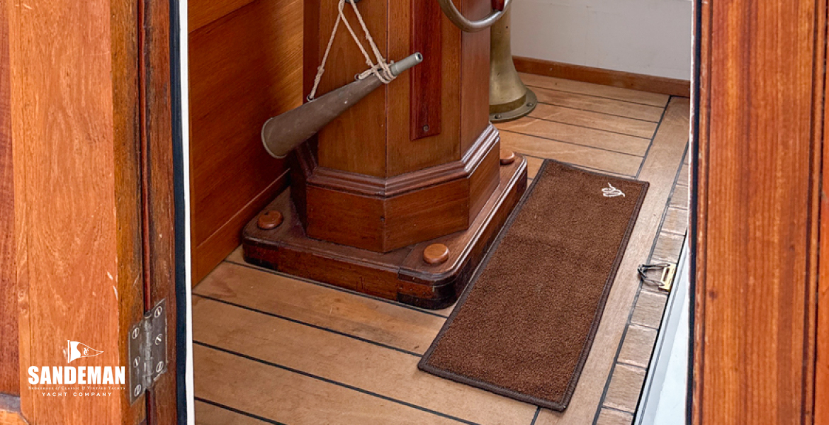 Wheelhouse port entrance