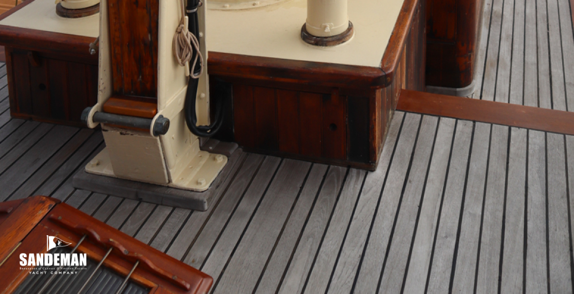 Saloon roof view forward