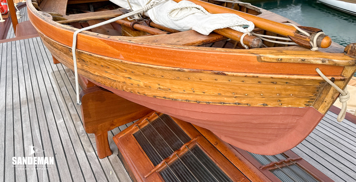 Sailing tender