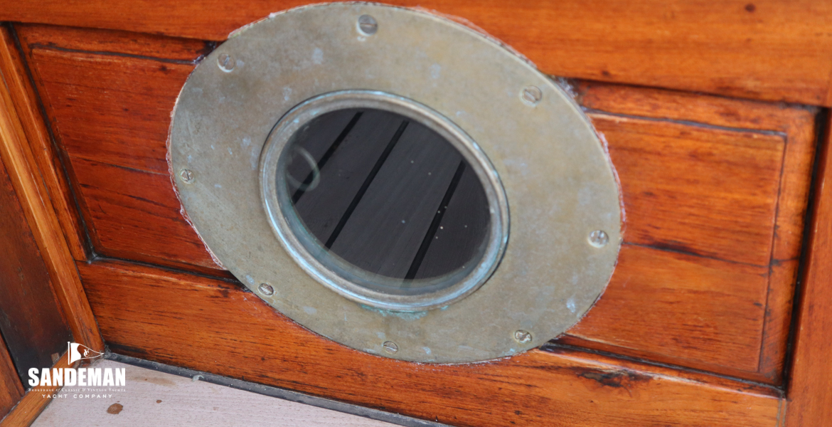WC Compartment portlight