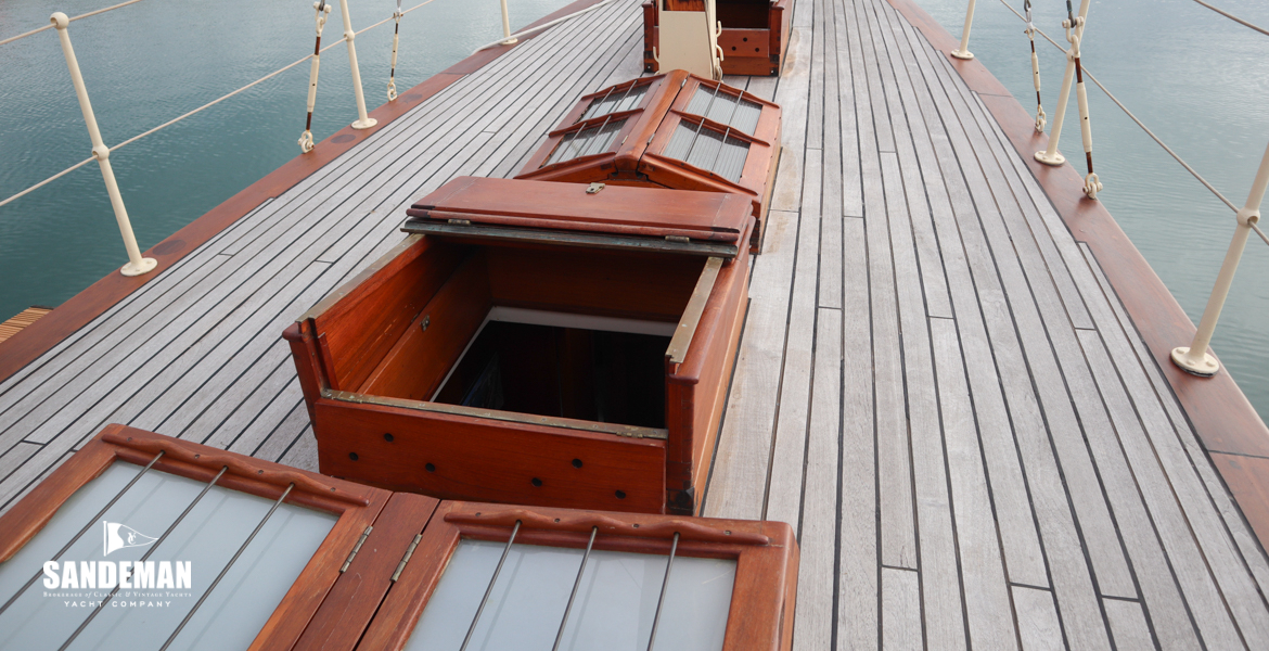 Forward deck view forward