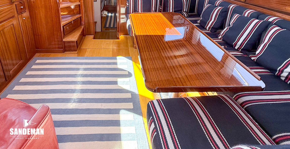 Saloon view aft