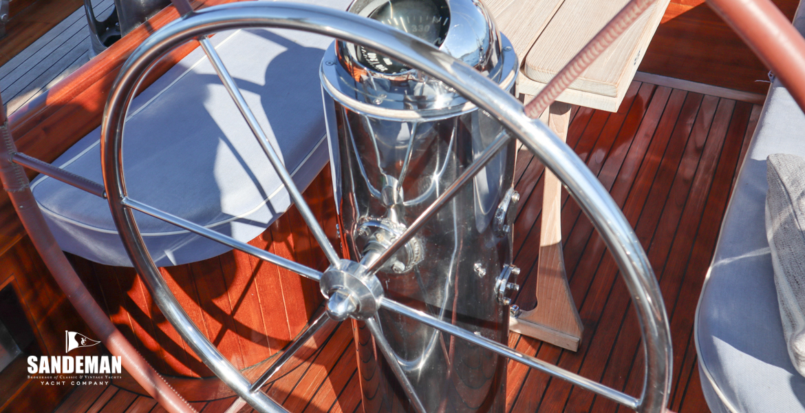 Helm view forward