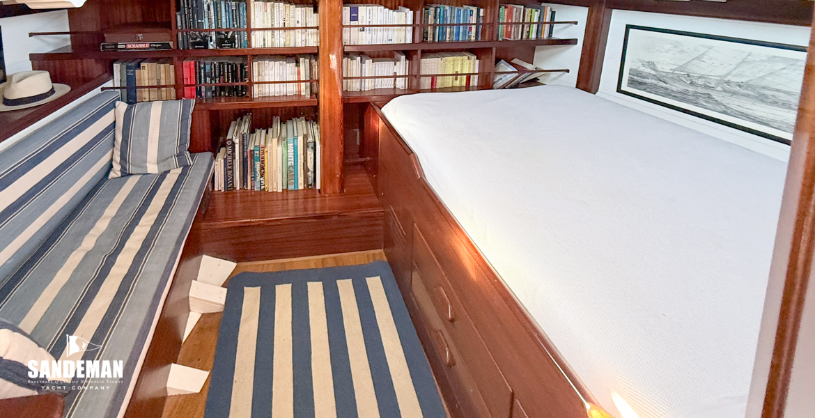 Owner en-suite double cabin view aft