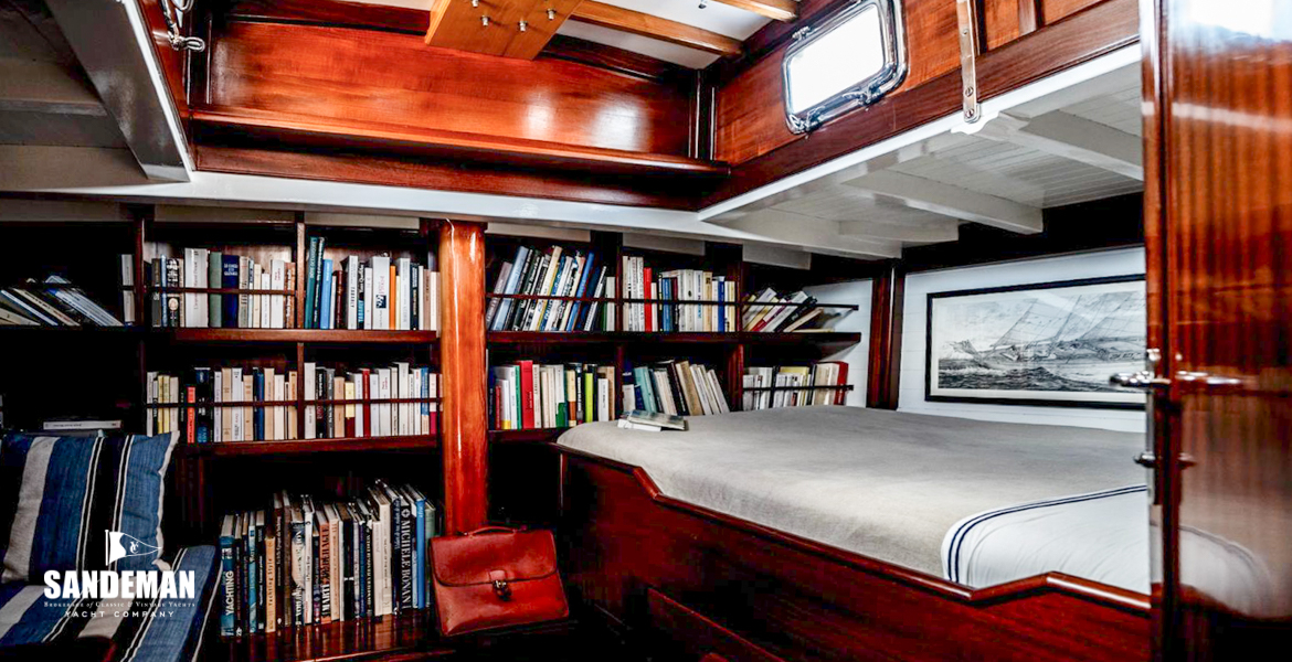 Owner en-suite double cabin view aft