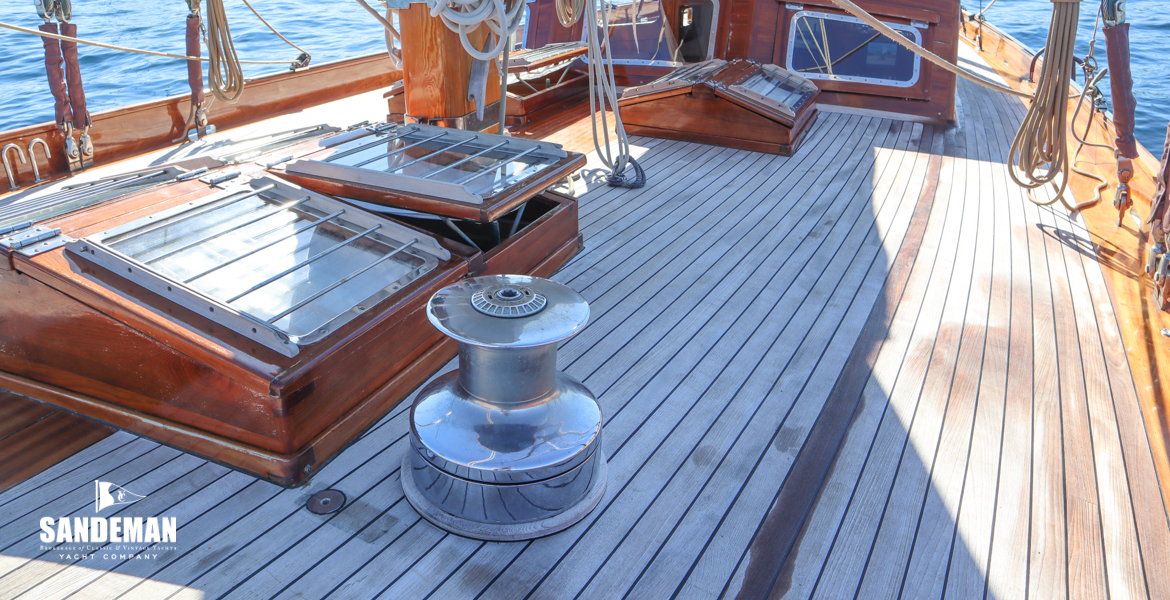 Mid deck view aft