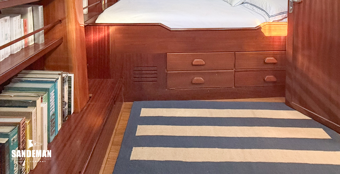 Owner en-suite double cabin view to port