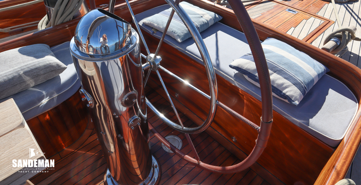 Helm view aft