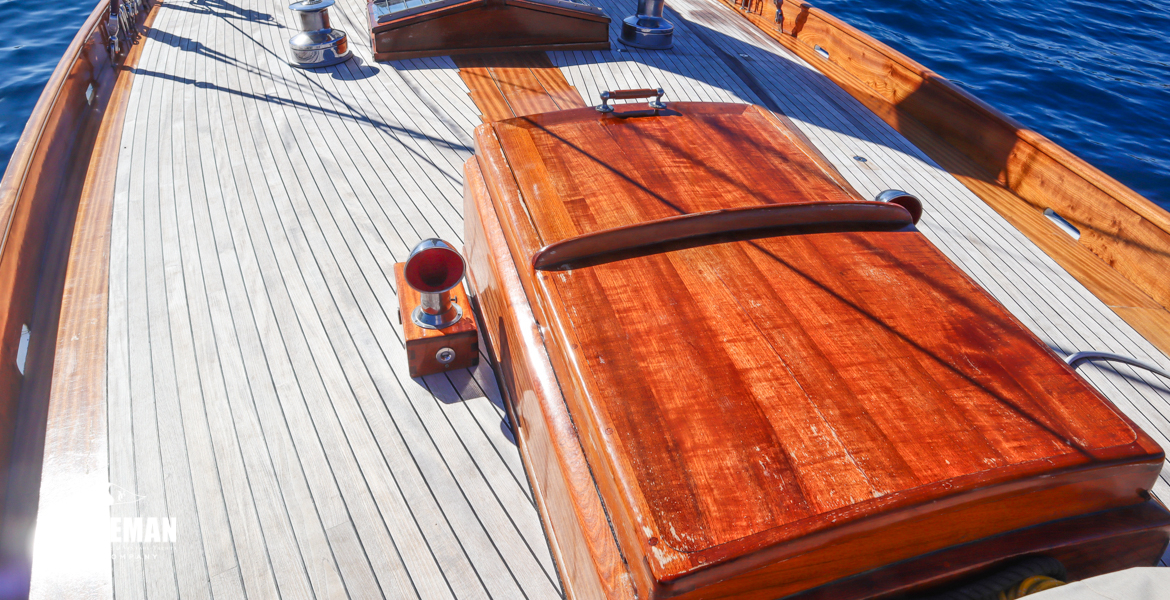 View aft from forehatch
