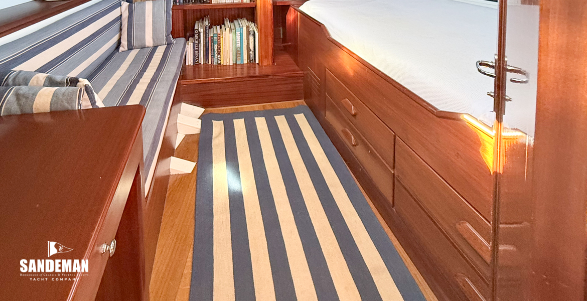 Owner en-suite double cabin view aft