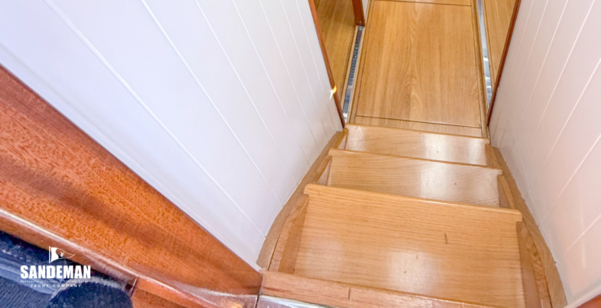 Down to forward accommodation