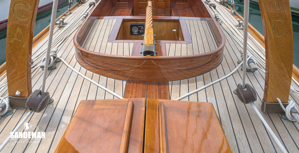 View forward over aft deck [Photo: James Robinson Taylor]