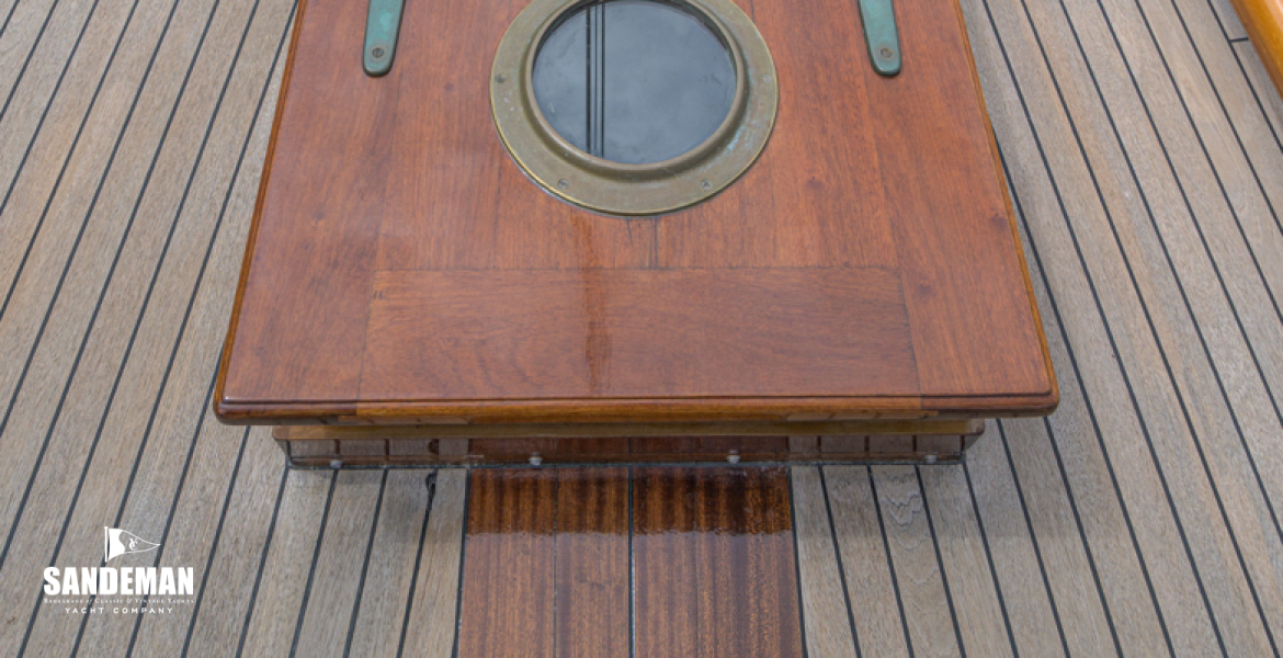 Foredeck forward [Photo: James Robinson Taylor]