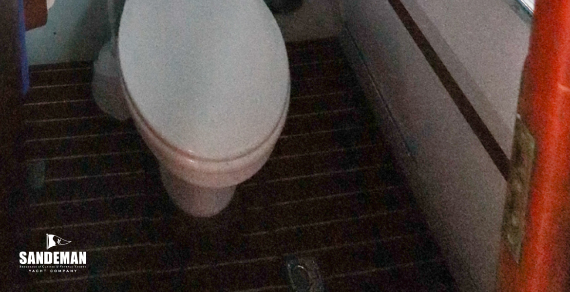 WC Compartment to port