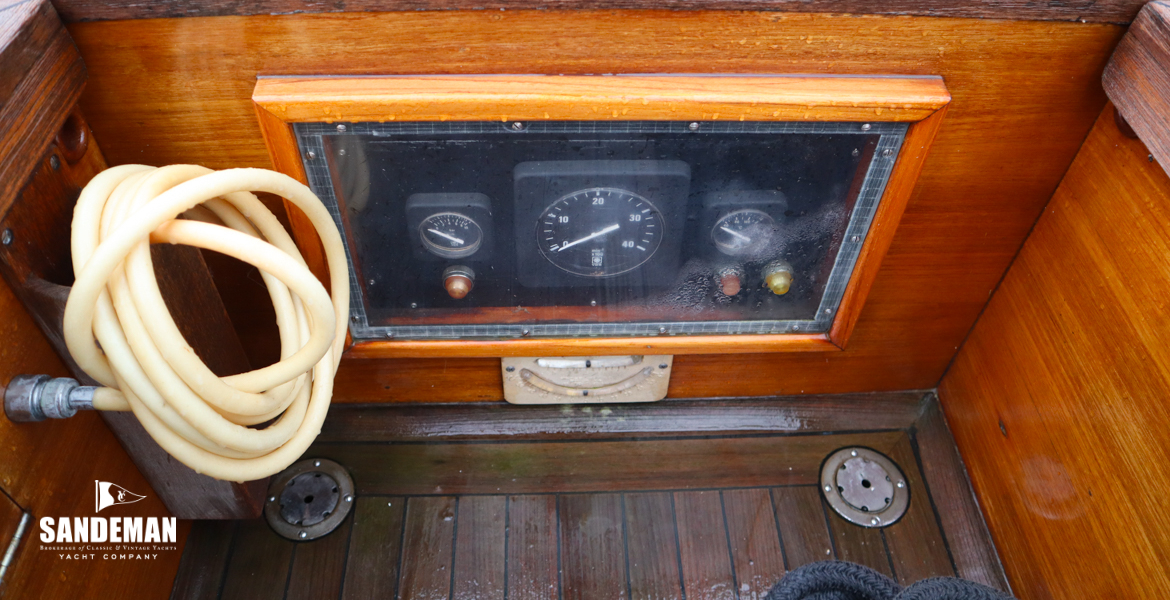Engine panel